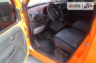 Грузопассажирский фургон Fiat Doblo 2010 в 