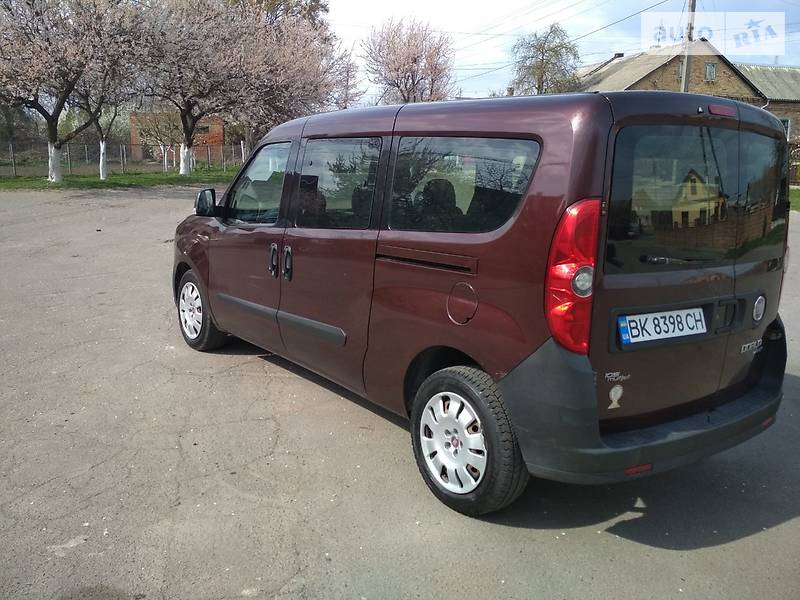 Грузопассажирский фургон Fiat Doblo 2011 в Ровно