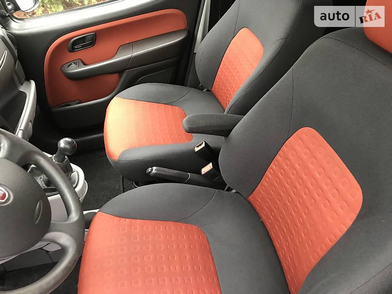 Вантажопасажирський фургон Fiat Doblo 2007 в Луцьку