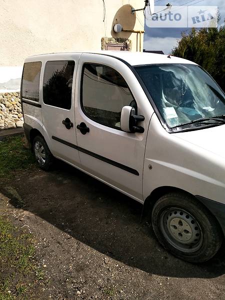 Вантажопасажирський фургон Fiat Doblo 2005 в Ємільчиному