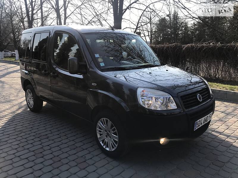 Вантажопасажирський фургон Fiat Doblo 2007 в Луцьку