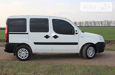 Вантажопасажирський фургон Fiat Doblo 2008 в 