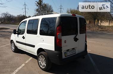 Вантажопасажирський фургон Fiat Doblo 2010 в 