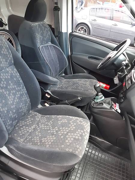 Вантажопасажирський фургон Fiat Doblo 2012 в Хмельницькому фото 17 Вантажопасажирський фургон Fiat Doblo 2012 в Хмельницькому