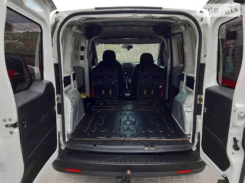 Вантажопасажирський фургон Fiat Doblo 2012 в Хмельницькому фото 26 Вантажопасажирський фургон Fiat Doblo 2012 в Хмельницькому