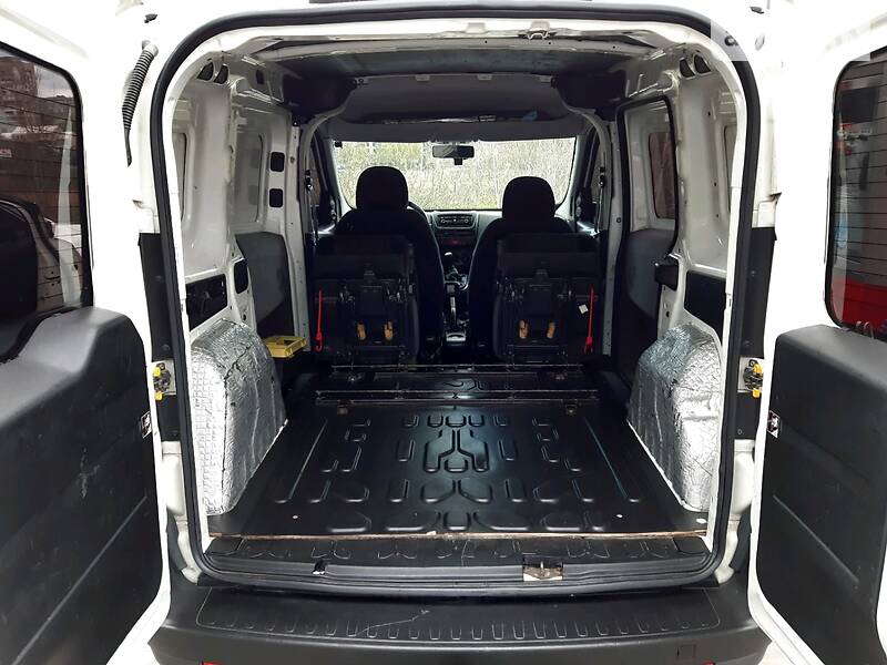 Вантажопасажирський фургон Fiat Doblo 2012 в Хмельницькому фото 27 Вантажопасажирський фургон Fiat Doblo 2012 в Хмельницькому