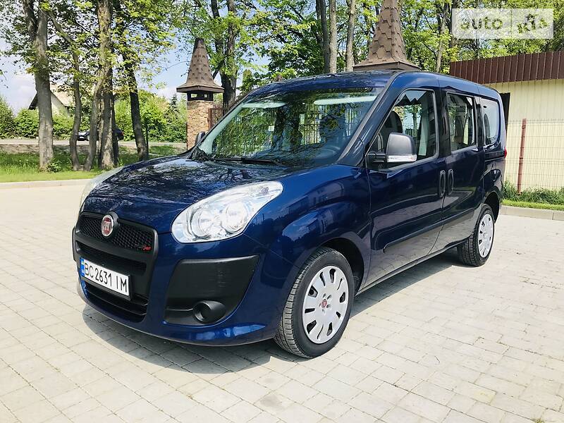 Вантажопасажирський фургон Fiat Doblo 2014 в Стрию