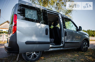 Грузопассажирский фургон Fiat Doblo 2010 в 