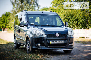 Грузопассажирский фургон Fiat Doblo 2010 в 