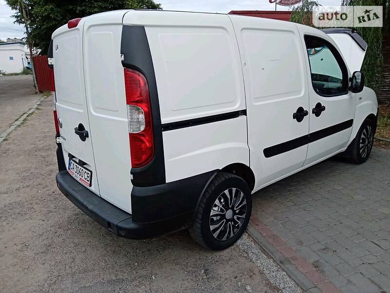 Мінівен Fiat Doblo 2011 в Черкасах