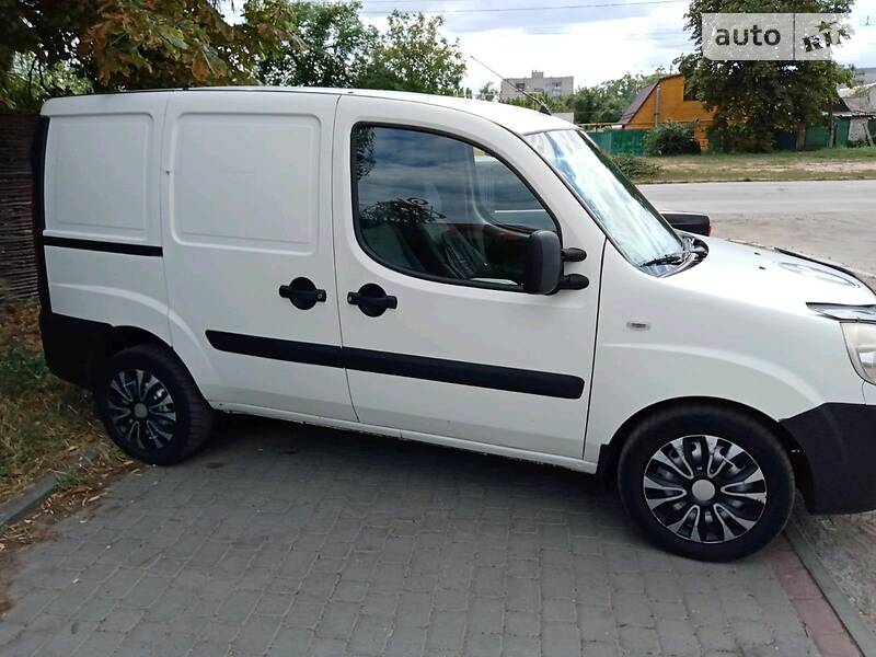 Мінівен Fiat Doblo 2011 в Черкасах
