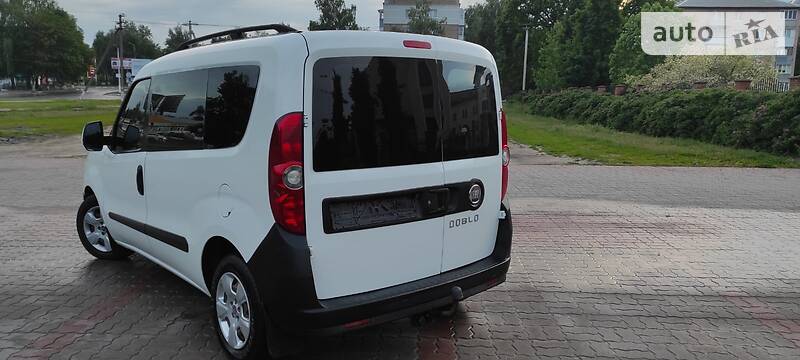 Мінівен Fiat Doblo 2012 в Києві фото 10 Мінівен Fiat Doblo 2012 в Києві