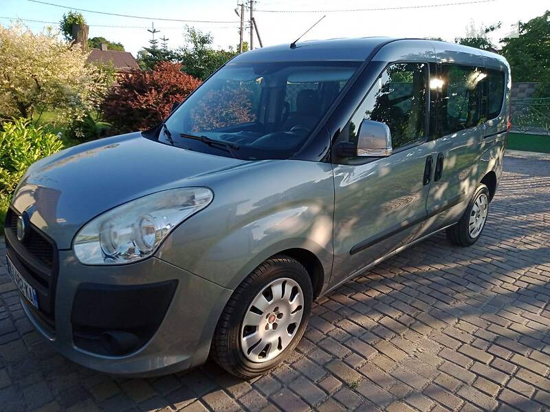 Минивэн Fiat Doblo 2011 в Ровно