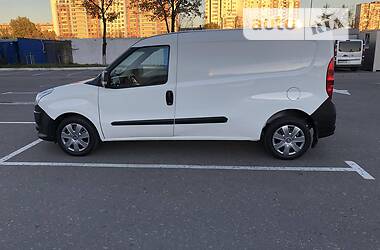 Вантажний фургон Fiat Doblo 2011 в Києві