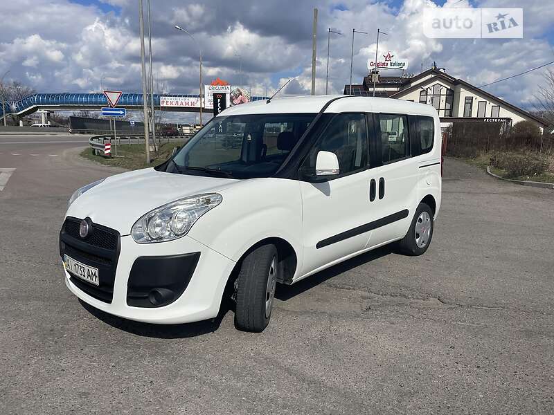 Хэтчбек Fiat Doblo 2012 в 