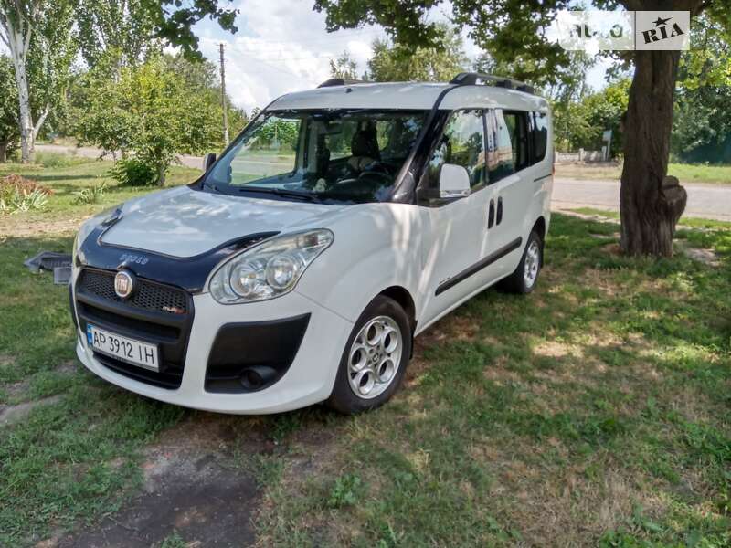 Мінівен Fiat Doblo 2011 в Запоріжжі