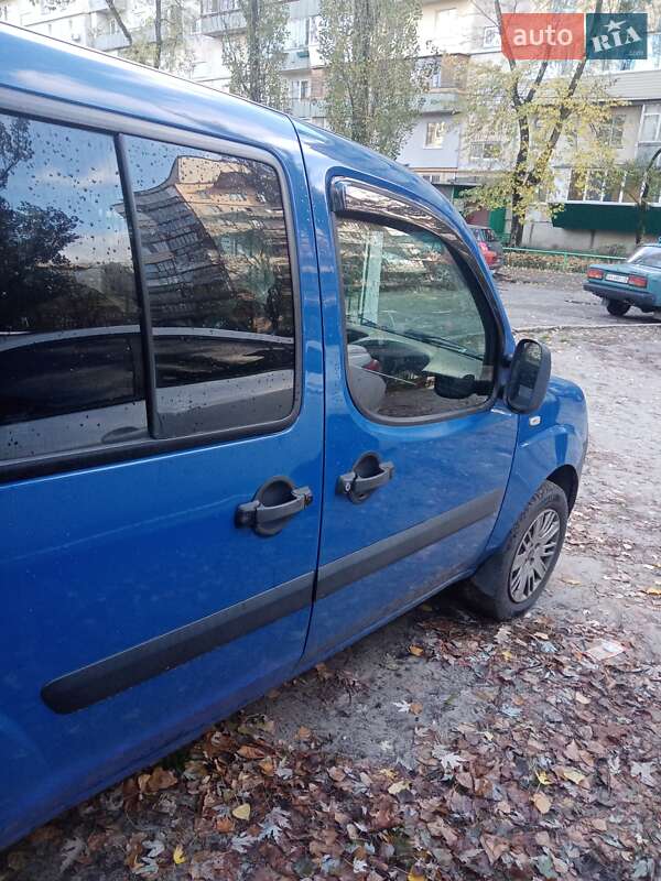 Минивэн Fiat Doblo 2007 в Киеве