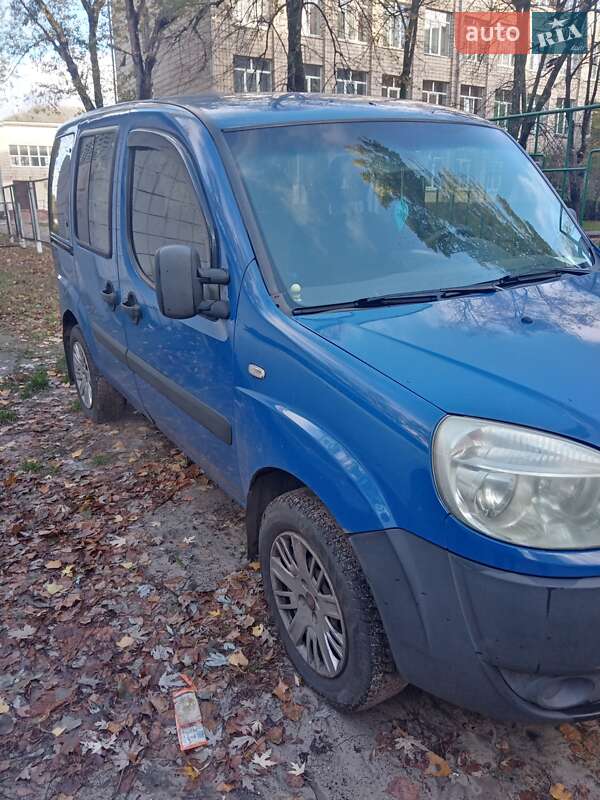 Минивэн Fiat Doblo 2007 в Киеве