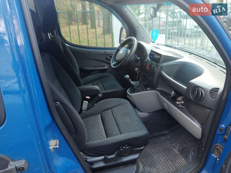 Минивэн Fiat Doblo 2007 в Киеве