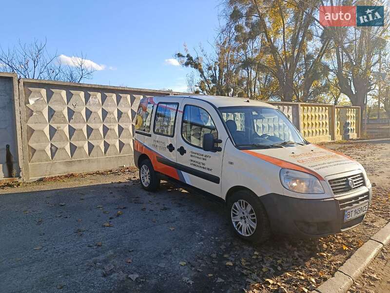 Минивэн Fiat Doblo 2007 в Киеве