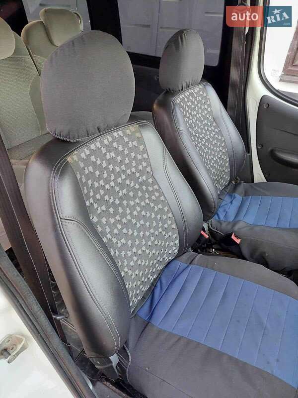 Минивэн Fiat Doblo 2009 в Ужгороде