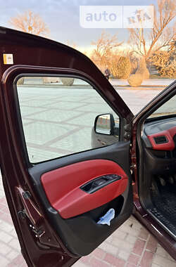 Минивэн Fiat Doblo 2011 в 
