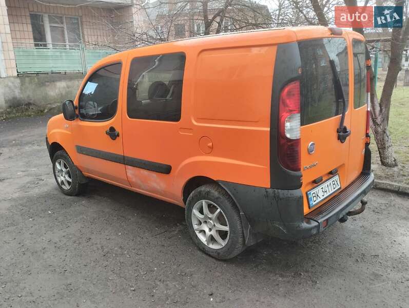 Минивэн Fiat Doblo 2010 в Ровно