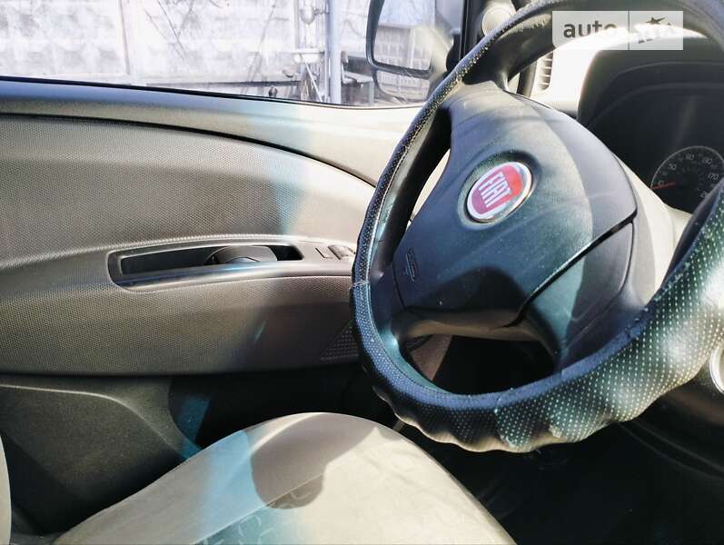 Минивэн Fiat Doblo 2011 в Чернигове