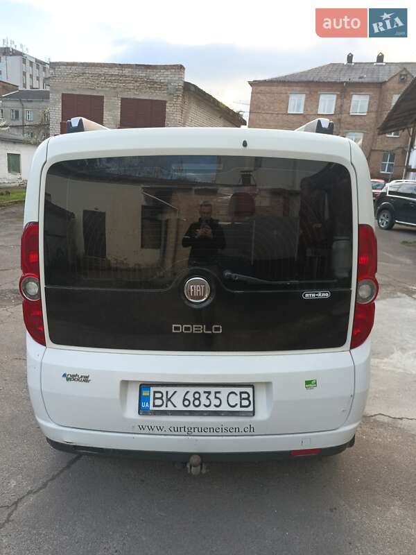 Мінівен Fiat Doblo 2011 в Рівному фото 10 Мінівен Fiat Doblo 2011 в Рівному
