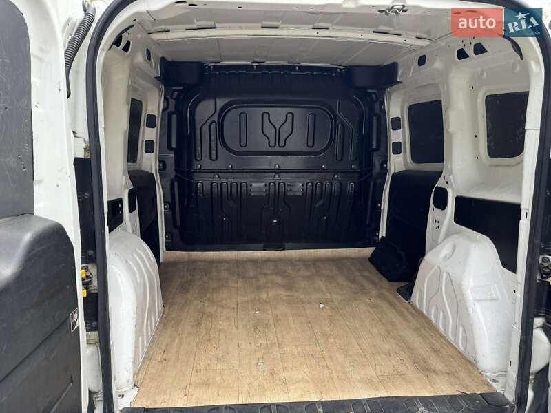 Вантажний фургон Fiat Doblo 2016 в Києві фото 7 Вантажний фургон Fiat Doblo 2016 в Києві