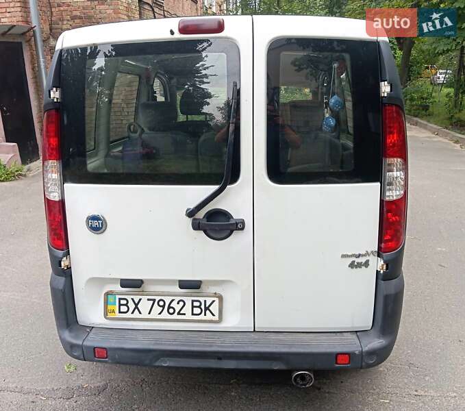 Минивэн Fiat Doblo 2007 в Киеве