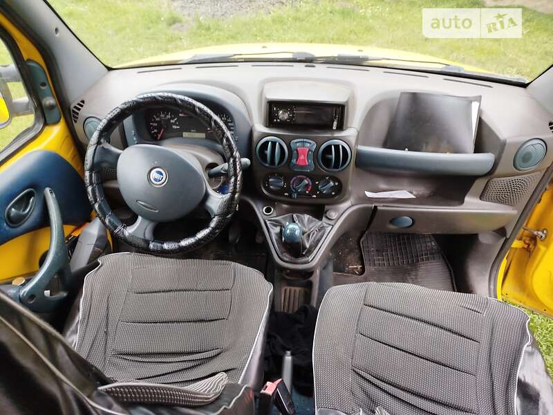Вантажопасажирський фургон Fiat Doblo 2001 в Маневичах
