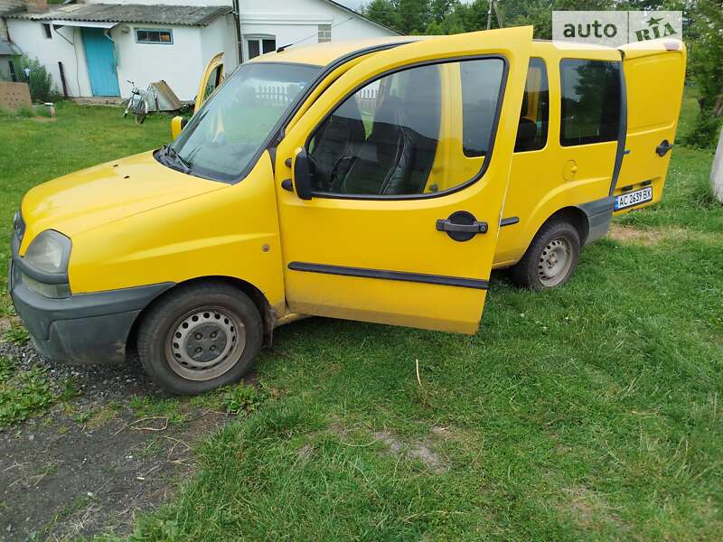 Вантажопасажирський фургон Fiat Doblo 2001 в Маневичах