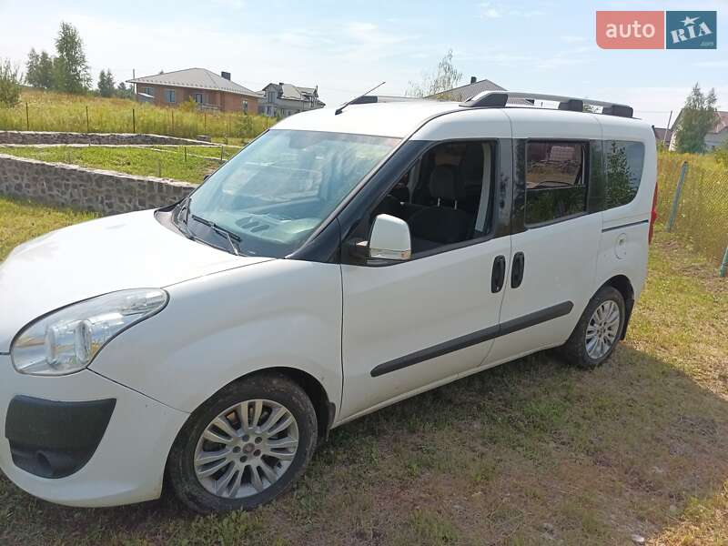 Мінівен Fiat Doblo 2011 в Рівному фото 2 Мінівен Fiat Doblo 2011 в Рівному