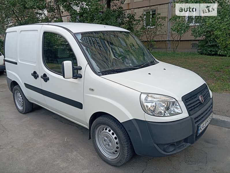 Вантажний фургон Fiat Doblo 2014 в Києві