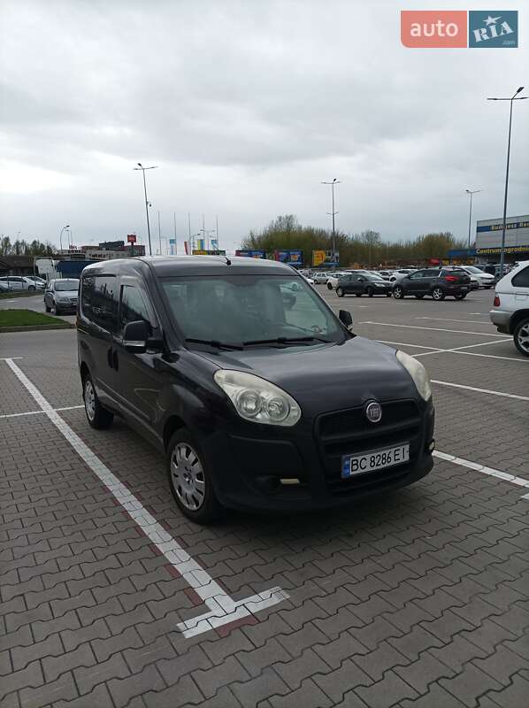 Минивэн Fiat Doblo 2010 в 