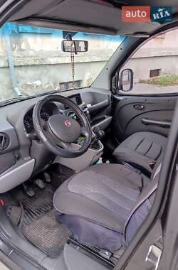 Мінівен Fiat Doblo 2011 в 