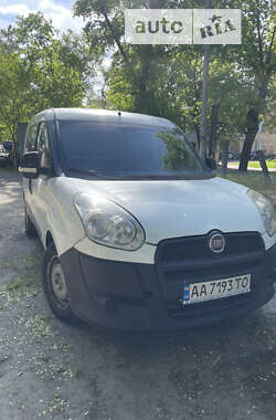 Вантажний фургон Fiat Doblo 2011 в Києві