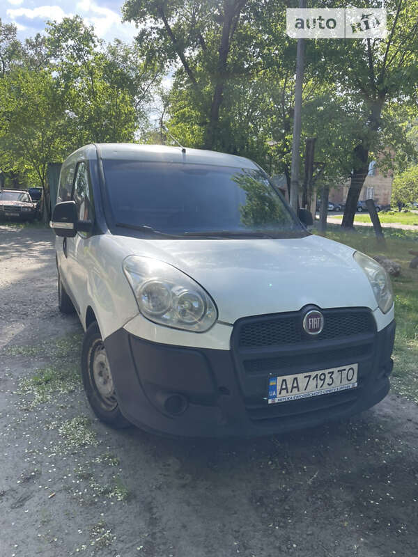 Грузовой фургон Fiat Doblo 2011 в 