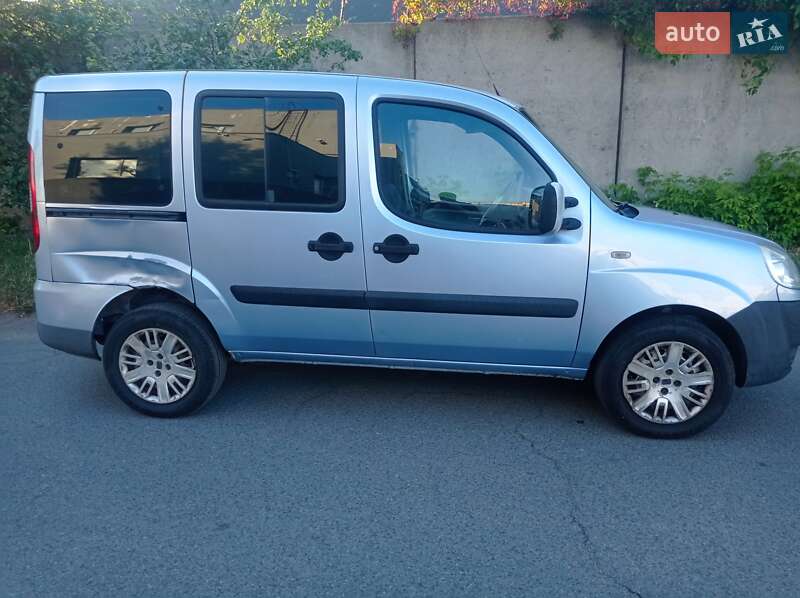 Минивэн Fiat Doblo 2008 в Киеве