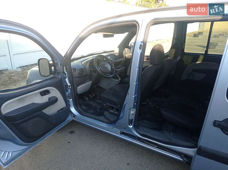 Минивэн Fiat Doblo 2008 в Киеве