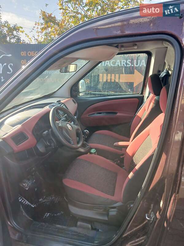 Вантажний фургон Fiat Doblo 2012 в Луцьку