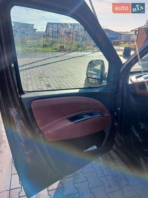 Вантажний фургон Fiat Doblo 2012 в Луцьку