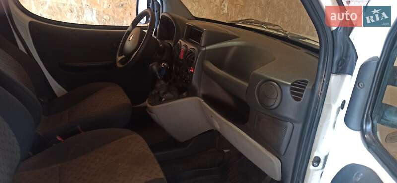Вантажний фургон Fiat Doblo 2013 в Коротичу