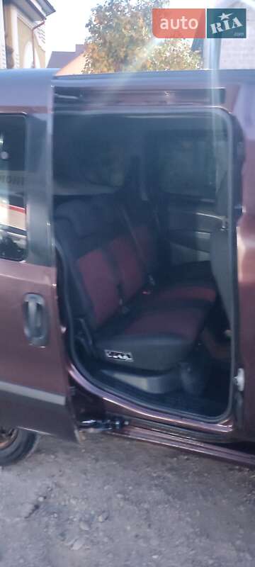 Мінівен Fiat Doblo 2010 в Чернівцях фото 6 Мінівен Fiat Doblo 2010 в Чернівцях