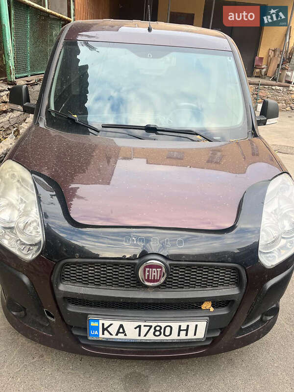 Минивэн Fiat Doblo 2012 в 