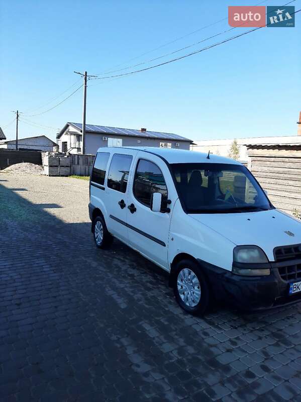 Минивэн Fiat Doblo 2003 в Березному