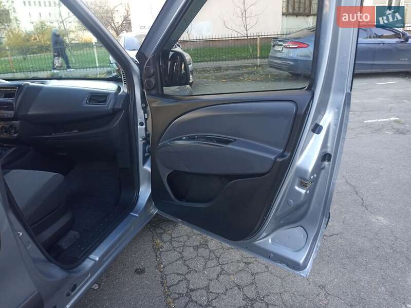 Минивэн Fiat Doblo 2013 в Киеве