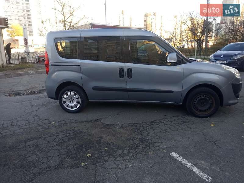 Минивэн Fiat Doblo 2013 в Киеве