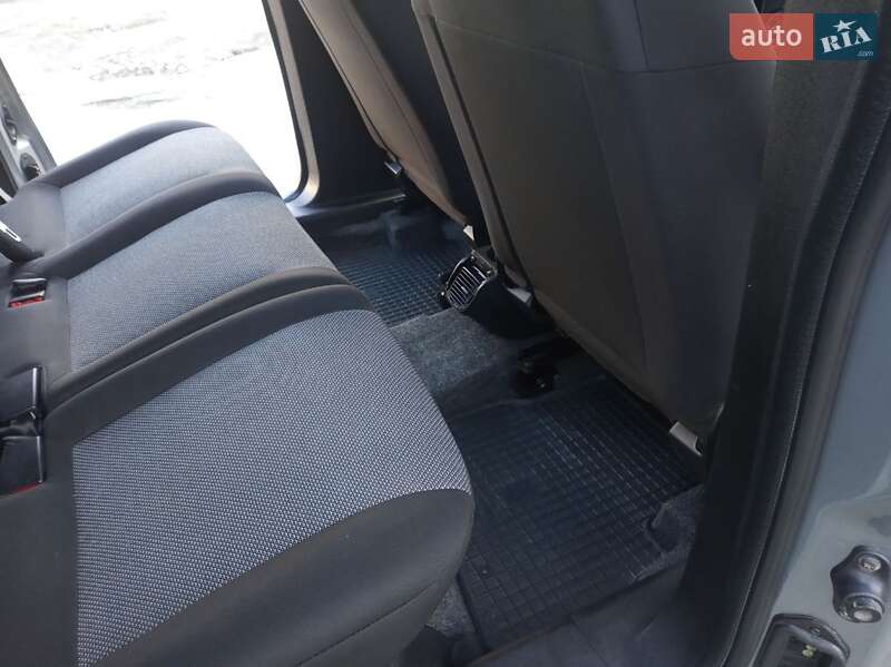 Минивэн Fiat Doblo 2013 в Киеве